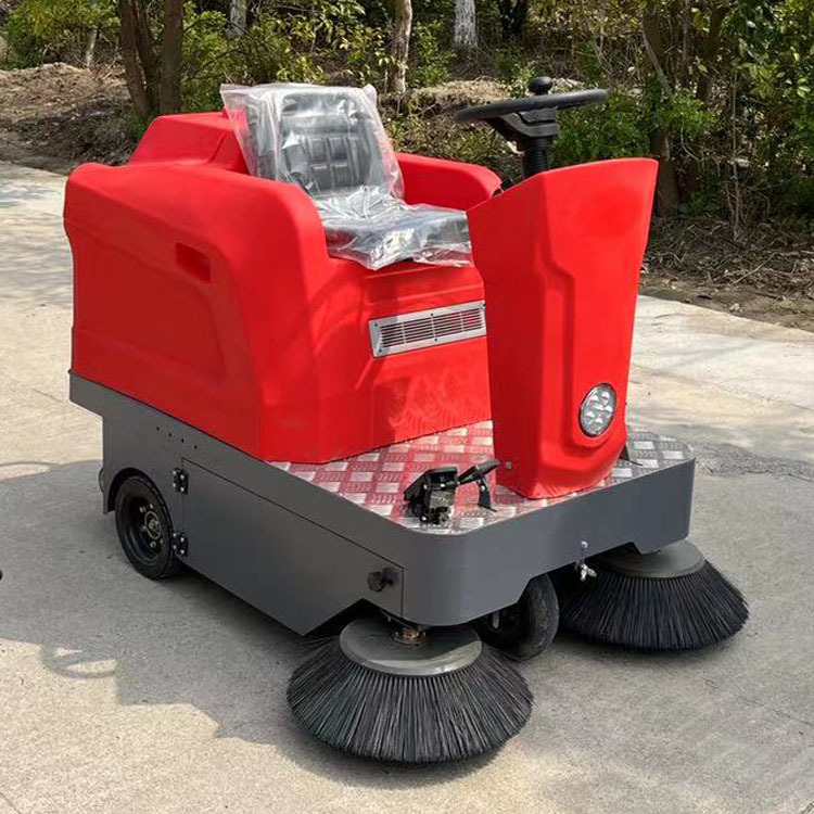 工廠清掃設備全解析 從清掃機到掃路車系列，打造高效清潔解決方案